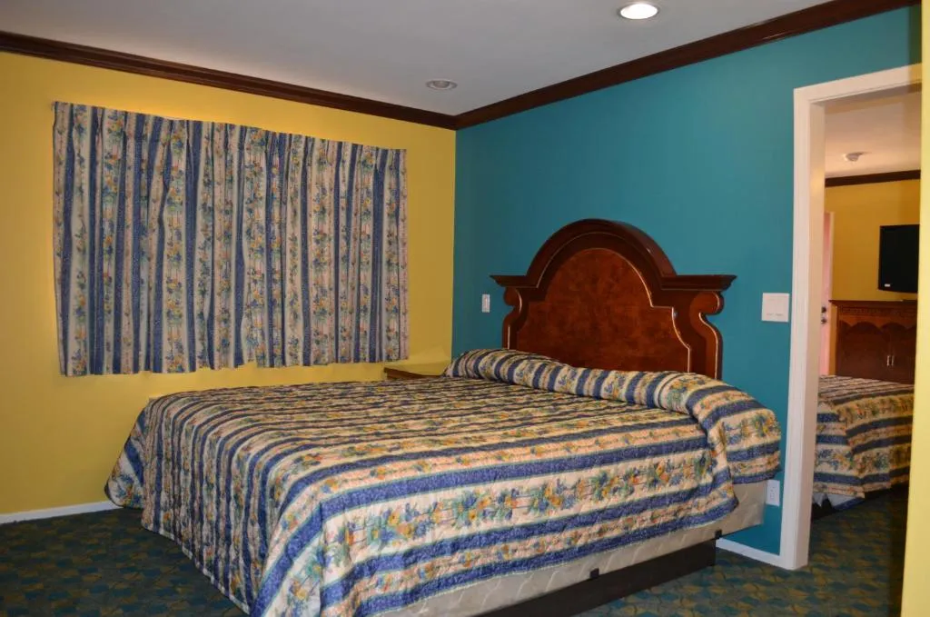 Deluxe Queen Room with Two Queen Beds