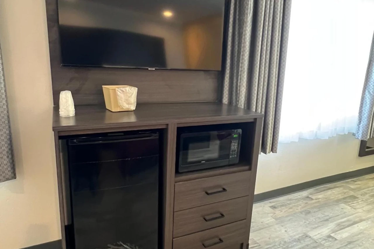 Experience Cloud 9 Inn LAX in Inglewood, CA