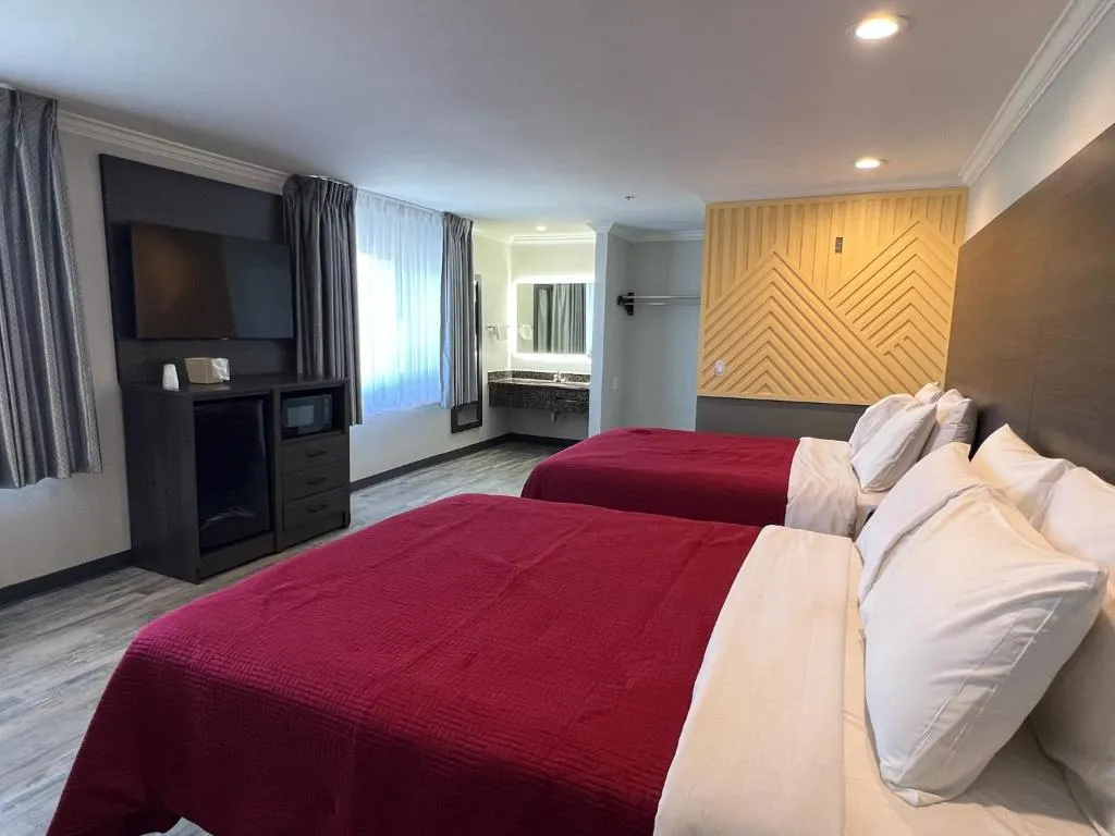 Deluxe Queen Room with Two Queen Beds